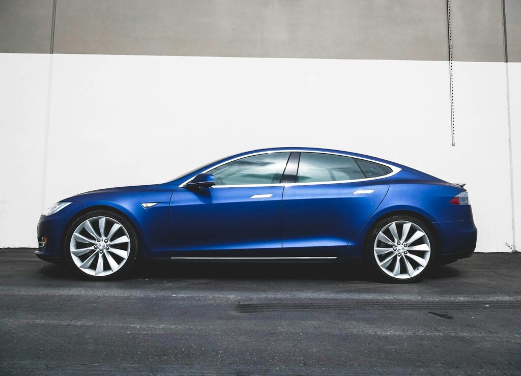 tesla model s blue wheels